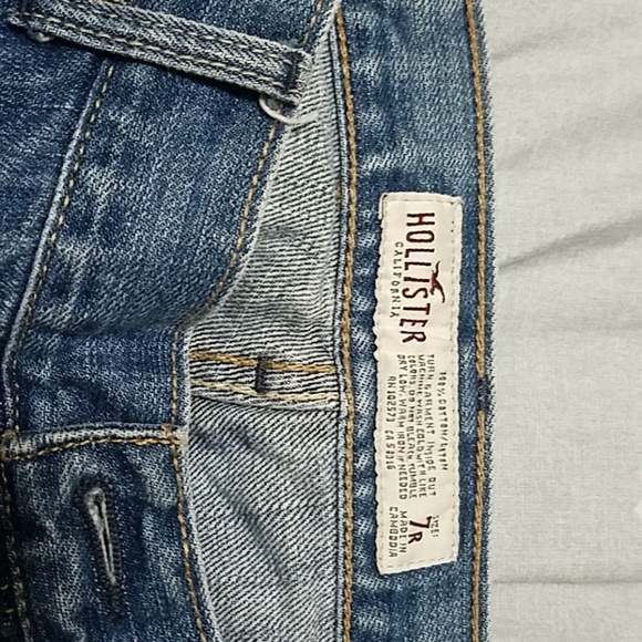 Distressed Jeans - Picture 5 of 5